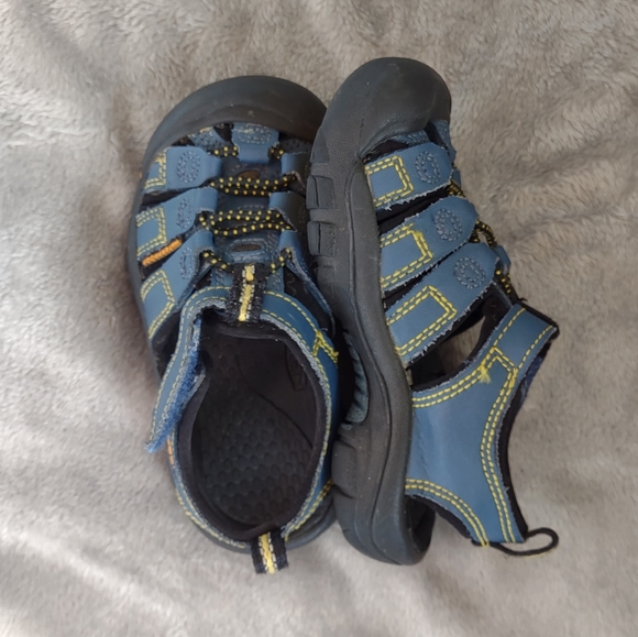 KEEN Footwear Newport Youth Unisex Waterproof Blue Strapped Hiking Shoes 9 GOOD - Picture 11 of 14